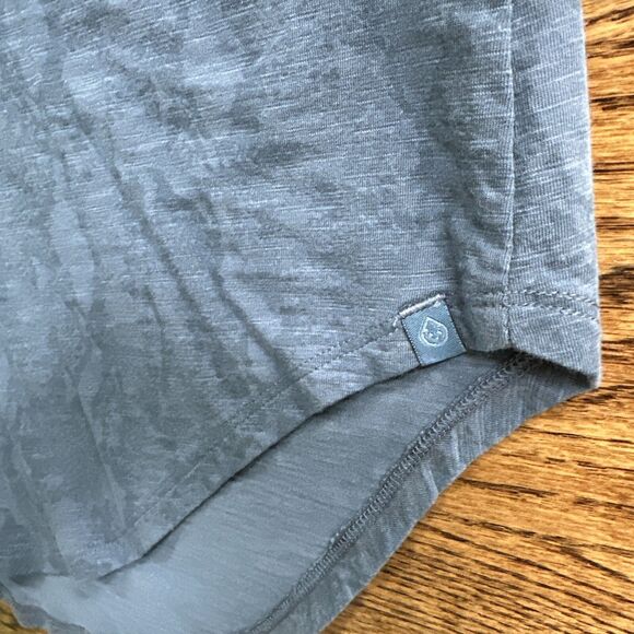 Women's Tasc Performance Snake Skin Print Blue Grey Short Sleev T- Shirt - XS - Picture 3 of 4